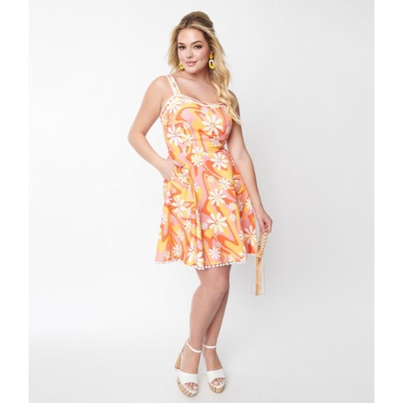 NWOT Unique Vintage Yellow Psychedelic Sweetheart Flare Dress - Picture 1 of 7